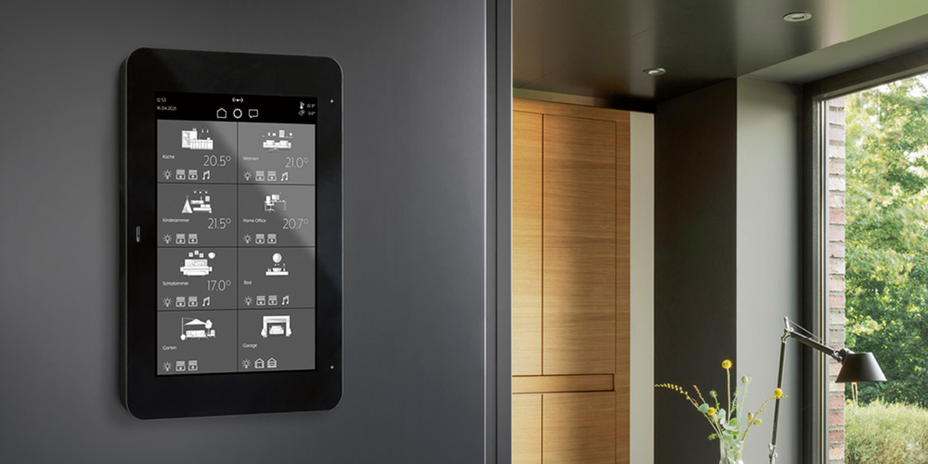 JUNG Smart Panel 8 bei Hornauer Elektrotechnik in Pösing